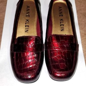 Anne Klein iflex burgundy loafers